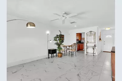 2017 SW Golf Lane #109, Boynton Beach, FL 33426 - Photo 8
