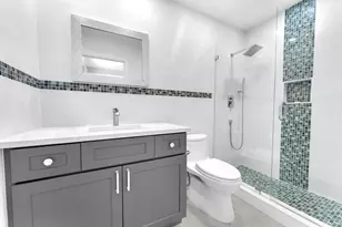 7578 Regency Lake Dr, Boca Raton, FL 33433 - Photo 26