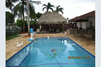 9330 NW 10th Street, Pembroke Pines, FL 33024 - Photo 12