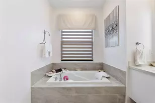 12245 N Baypoint Cir, Parkland, FL 33076 - Photo 26
