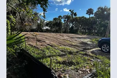 525 Acacia Road, Vero Beach, FL 32963 - Photo 1
