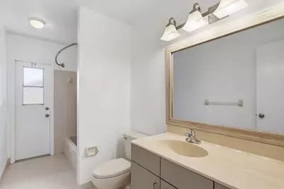 7909 NW 18th Place, Margate, FL 33063 - Photo 16