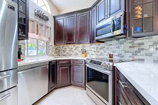 1420 Seagrape Cir, Weston, FL 33326 - Photo 6