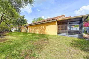 1420 Seagrape Cir, Weston, FL 33326 - Photo 4
