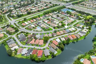 15121 S Waterford Dr, Davie, FL 33331 - Photo 34