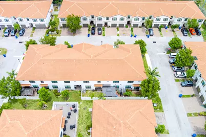1009 Sweet Briar Lane, Riviera Beach, FL 33410 - Photo 10