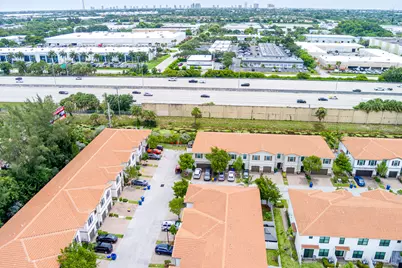 1009 Sweet Briar Lane, Riviera Beach, FL 33410 - Photo 2
