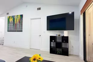 351 Club Cir, Boca Raton, FL 33487 - Photo 18