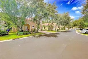 2132 NW 75th Way, Pembroke Pines, FL 33024 - Photo 6