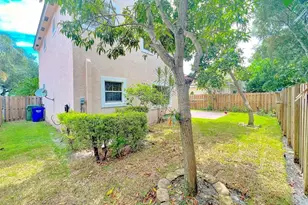 2132 NW 75th Way, Pembroke Pines, FL 33024 - Photo 8