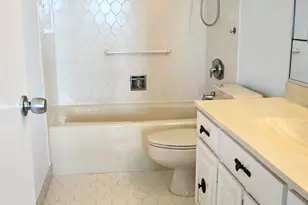 2400 Presidential Way, West Palm Beach, FL 33401 - Photo 12