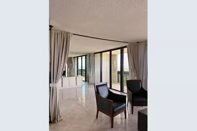 2400 Presidential Way #2002, West Palm Beach, FL 33401 - Photo 4