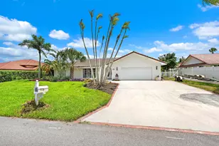 8422 SE Royal St, Hobe Sound, FL 33455 - Photo 2