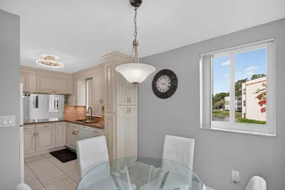 7216 S Devon Drive #212, Tamarac, FL 33321 - Photo 4
