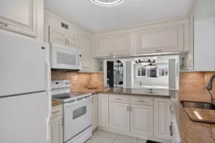 7216 S Devon Dr, Tamarac, FL 33321 - Photo 6
