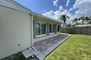 180 SW 77th Ave, Margate, FL 33068 - Photo 4