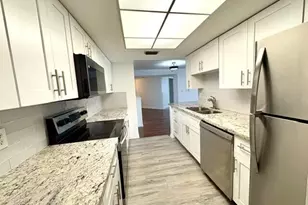 100 Crestwood Ct N, Royal Palm Beach, FL 33411 - Photo 8