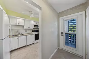 400 SE 10th St, Deerfield Beach, FL 33441 - Photo 12