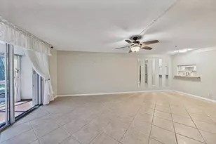 400 SE 10th St, Deerfield Beach, FL 33441 - Photo 14