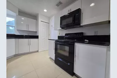 533 NW 47th Avenue, Coconut Creek, FL 33063 - Photo 6