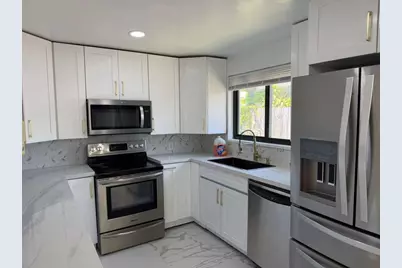 160 SE 15th Avenue #Unit A, Pompano Beach, FL 33060 - Photo 2