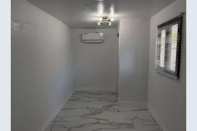 160 SE 15th Avenue #Unit B, Pompano Beach, FL 33060 - Photo 2