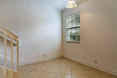 241 E Thatch Palm Circle, Jupiter, FL 33458 - Photo 18
