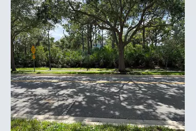 241 E Thatch Palm Circle, Jupiter, FL 33458 - Photo 4