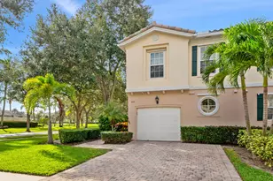 477 Capistrano Dr, Palm Beach Gardens, FL 33410 - Photo 2