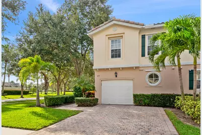 477 Capistrano Drive, Palm Beach Gardens, FL 33410 - Photo 2