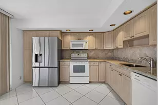 5340 Las Verdes Cir, Delray Beach, FL 33484 - Photo 24