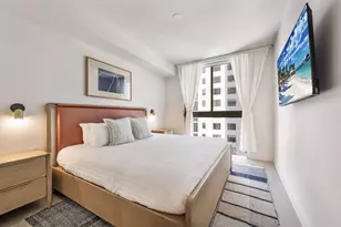 11 NE 6th St, Miami, FL 33132 - Photo 14
