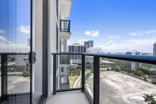 11 NE 6th St, Miami, FL 33132 - Photo 26