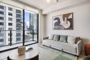 11 NE 6th St, Miami, FL 33132 - Photo 12