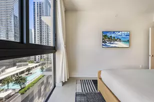 11 NE 6th St, Miami, FL 33132 - Photo 18
