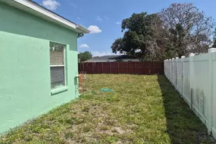 698 Thuringer St NW, Palm Bay, FL 32907 - Photo 4
