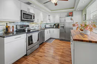 3930 Oaks Clubhouse Drive #304, Pompano Beach, FL 33069 - Photo 14
