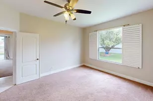 895 SW Lake Charles Cir, Port Saint Lucie, FL 34986 - Photo 38