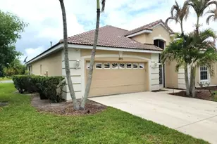 895 SW Lake Charles Cir, Port Saint Lucie, FL 34986 - Photo 4