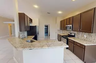 895 SW Lake Charles Cir, Port Saint Lucie, FL 34986 - Photo 6