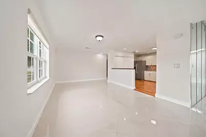 20009 NW 66th Place, Hialeah, FL 33015 - Photo 10