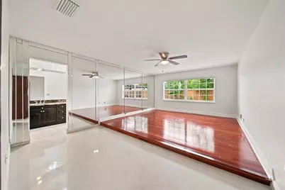 20009 NW 66th Place, Hialeah, FL 33015 - Photo 16