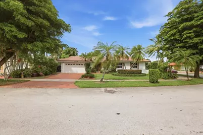 20009 NW 66th Place, Hialeah, FL 33015 - Photo 1