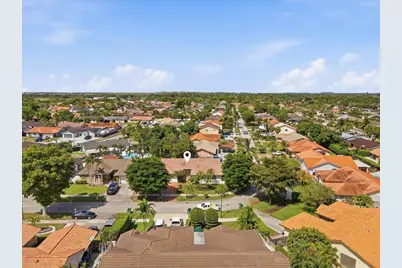 20009 NW 66th Place, Hialeah, FL 33015 - Photo 30