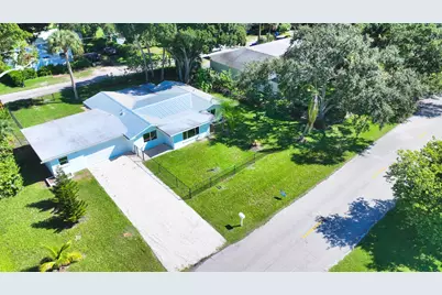 768 22nd Place #A, Vero Beach, FL 32960 - Photo 2