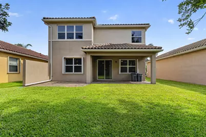 8135 Cantabria Falls Drive, Boynton Beach, FL 33473 - Photo 2