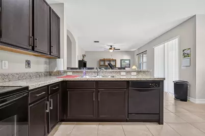 8135 Cantabria Falls Drive, Boynton Beach, FL 33473 - Photo 16