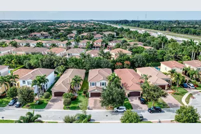 8135 Cantabria Falls Drive, Boynton Beach, FL 33473 - Photo 60