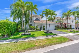 52 Gables Blvd, Weston, FL 33326 - Photo 2