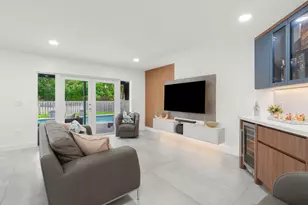 52 Gables Blvd, Weston, FL 33326 - Photo 12